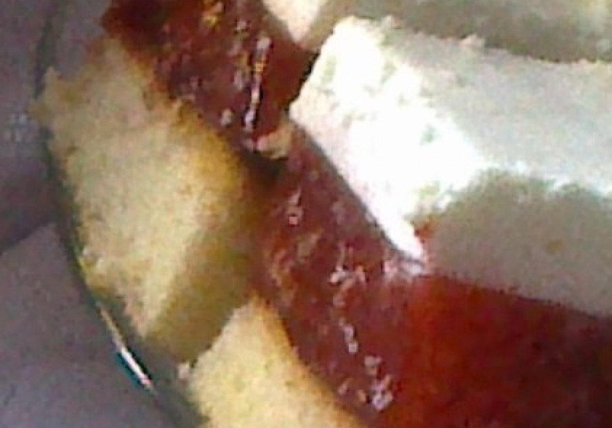 owocowe ciasto z bita śmietaną foto