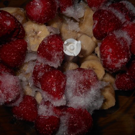 Krok 3 - Owocowe lody z kaszą i miodem foto