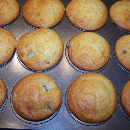 Krok 6 - Owocowe muffinki, czyli do kawy idealna łakoć :) foto