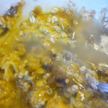 Krok 2 - owsiane omleciki z żółtym serem foto