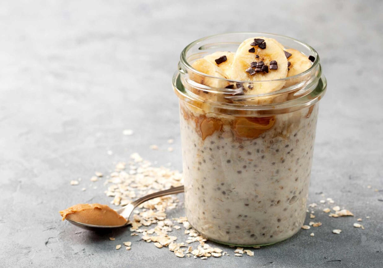 Owsianka z masłem orzechowym i bananem foto