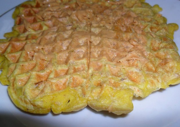 Fotografia przedstawiająca Owsiankowy omlet z masłem orzechowym