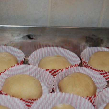 Krok 5 - Pączki pieczone z marmoladą foto