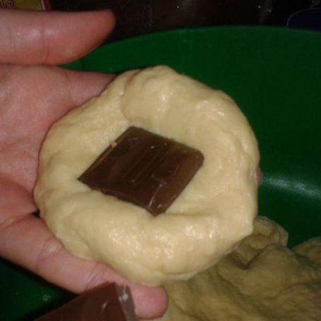 Krok 2 - Pączki z czekoladą foto