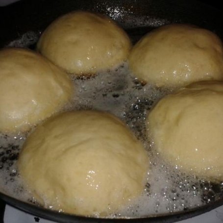 Krok 4 - Pączki z czekoladą foto