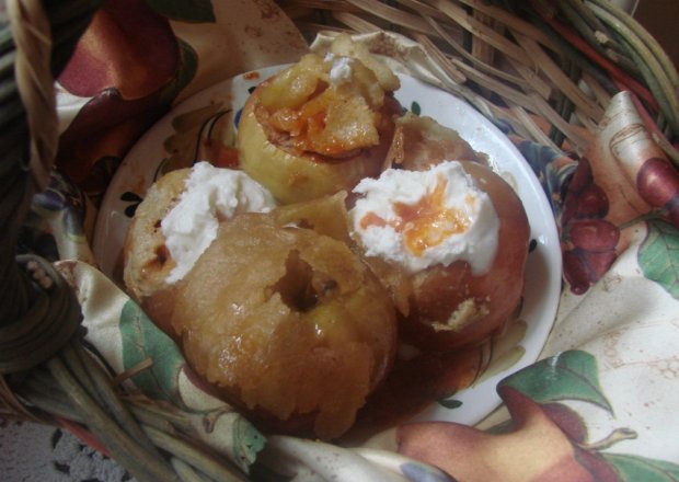 Fotografia przedstawiająca Pączki z jabłek