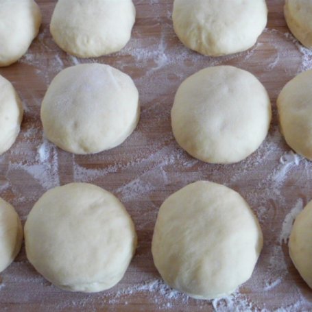 Krok 10 - Pączki z lukrem i skórką pomarańczową foto