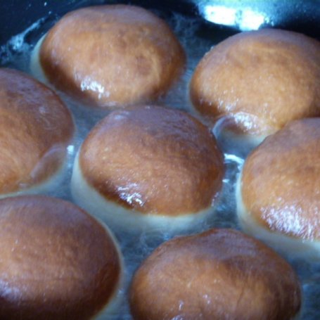 Krok 11 - Pączki z lukrem i skórką pomarańczową foto