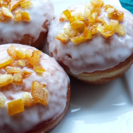 Krok 15 - Pączki z lukrem i skórką pomarańczową foto