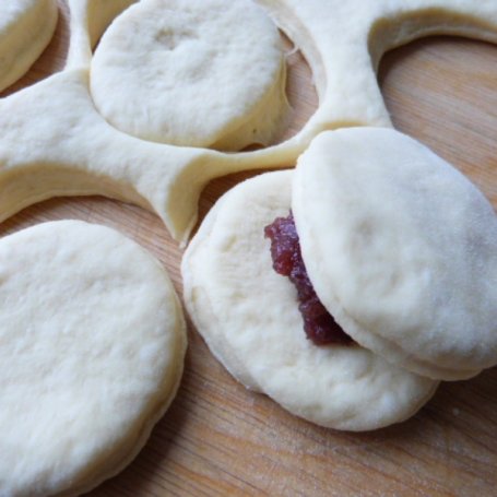 Krok 9 - Pączki z lukrem i skórką pomarańczową foto
