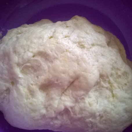 Krok 5 - Pączki z marmoladą z dzikiej róży foto