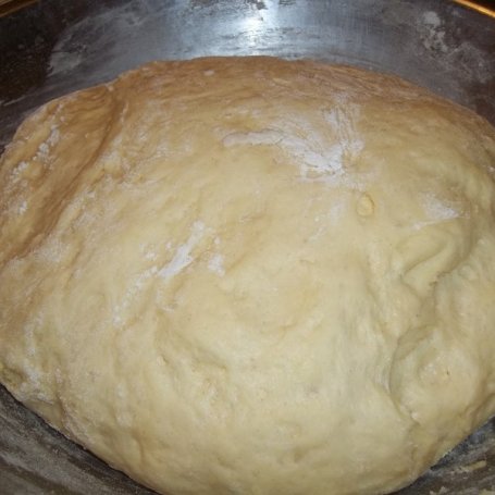 Krok 4 - Pączki z powidłami śliwkowymi foto