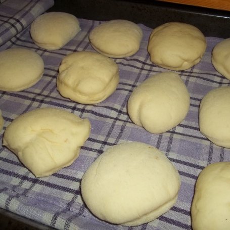 Krok 7 - Pączki z powidłami śliwkowymi foto