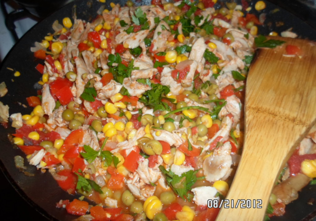 Paella po polsku z mięsa po rosole foto