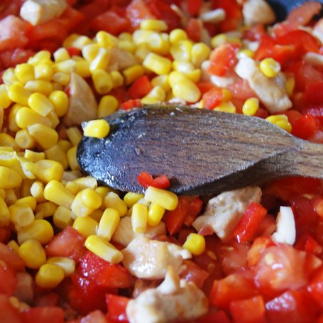 Krok 4 - Paella z kurczakiem i owocami morza foto