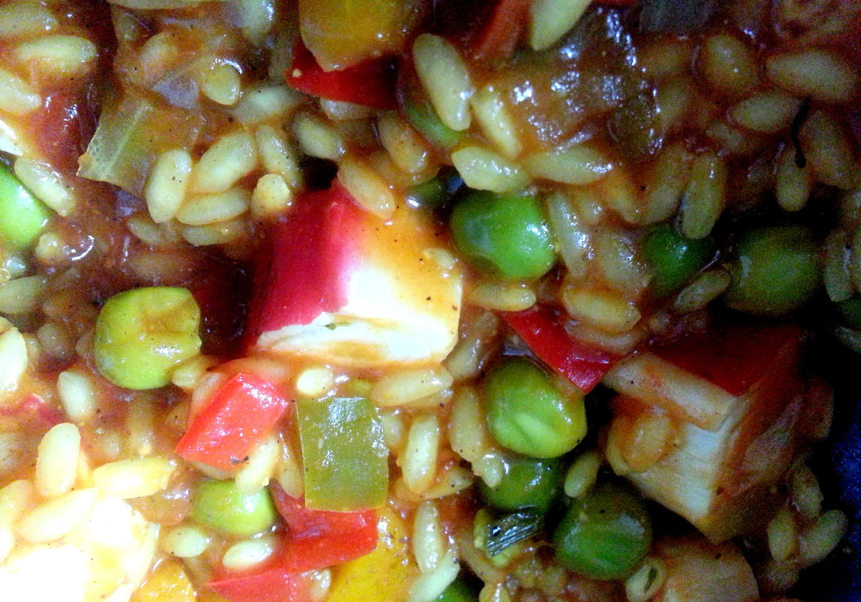 Paella z surimi foto