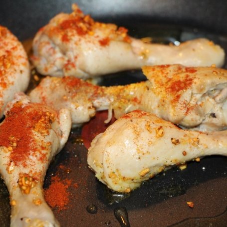 Krok 2 - Pałeczki z kurczaka w ziołach z fasolką szparagową foto