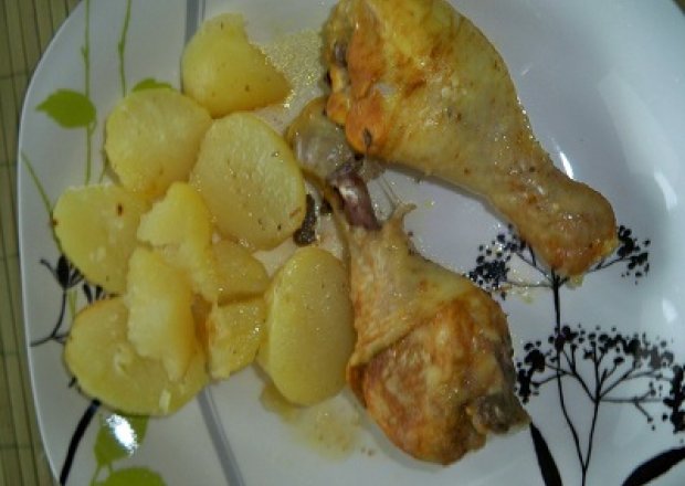 Fotografia przedstawiająca Pałki kurczaka pieczone w woreczku