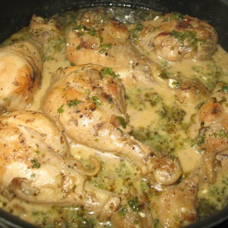 Krok 3 - Pałki kurczaka w sosie śmietanowo - pietruszkowym foto