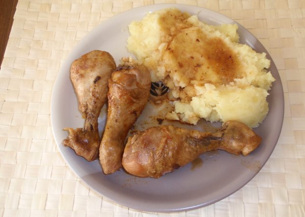 Fotografia przedstawiająca Pałki kurczaka z miodem