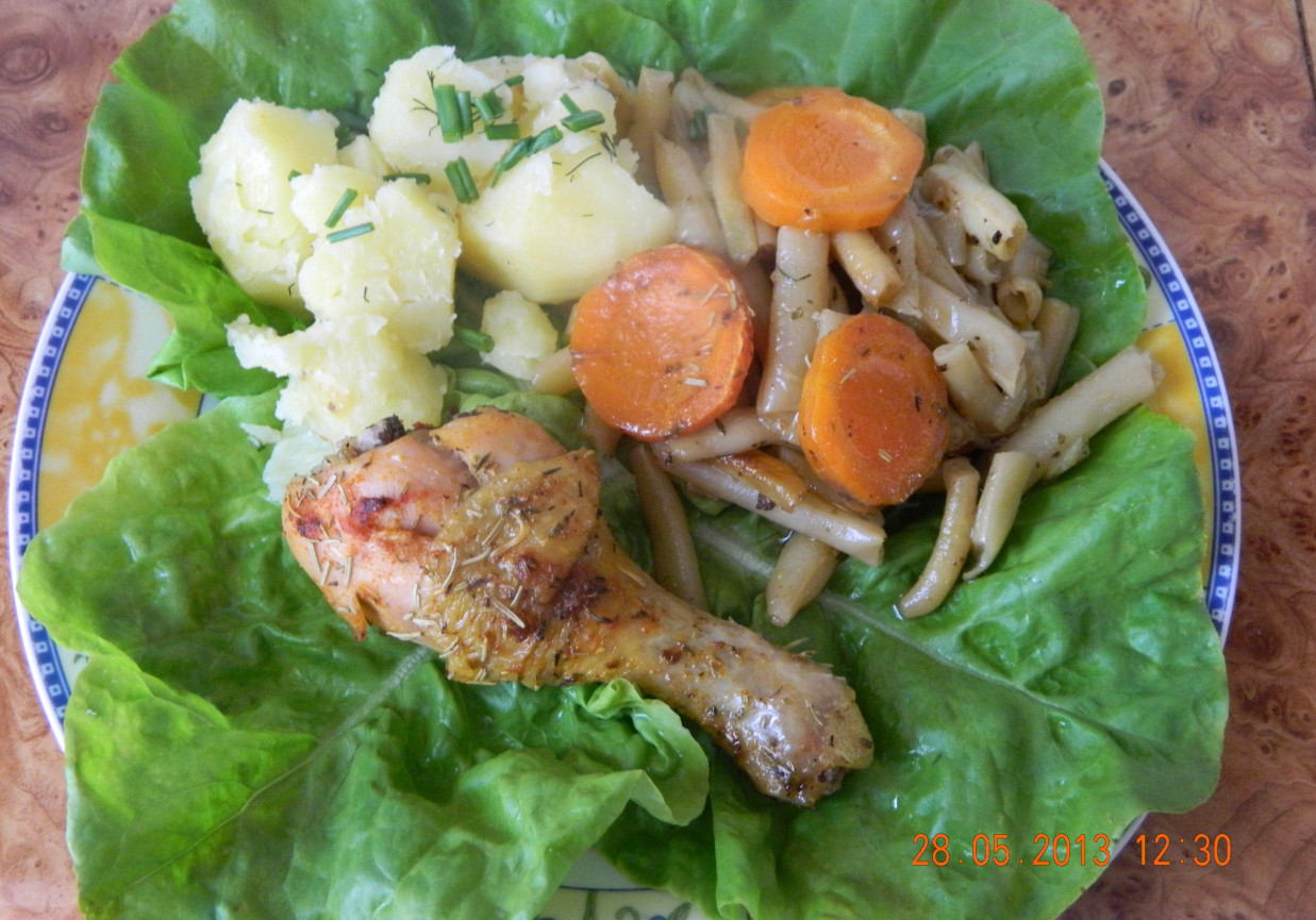 Pałki kurczaka z warzywami foto