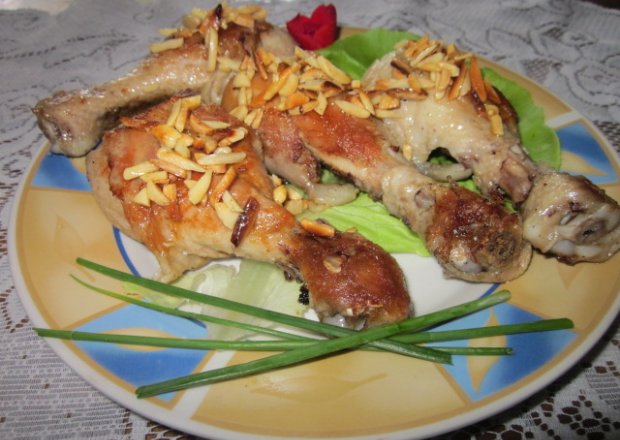 Fotografia przedstawiająca Pałki z kurczaka w migdałach