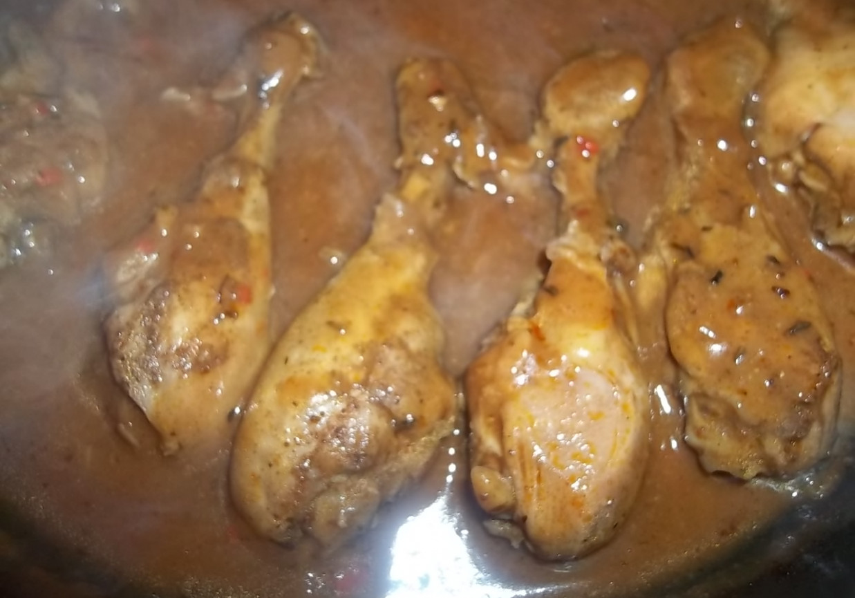 Pałki z kurczaka w pikantnym sosie foto