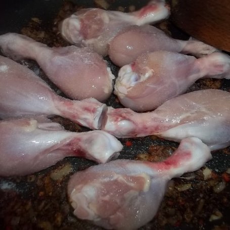 Krok 4 - Pałki z kurczaka w pikantnym sosie foto