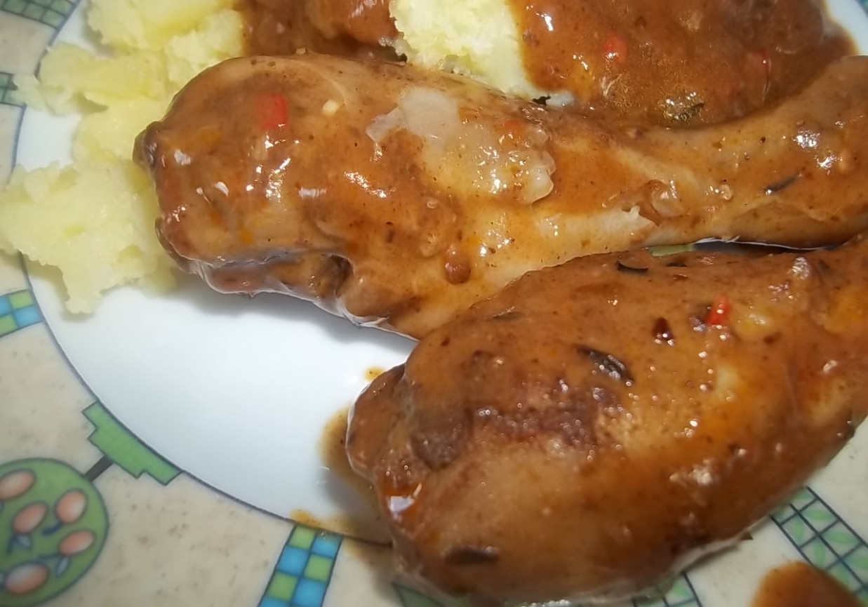 Pałki z kurczaka w pikantnym sosie foto