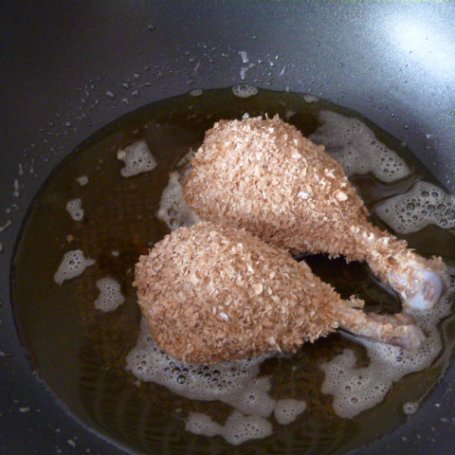 Krok 4 - Pałki z kurczaka w pszennych otrębach foto