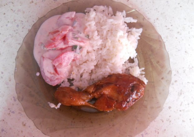 Fotografia przedstawiająca Pałki z kurczaka z ryżem