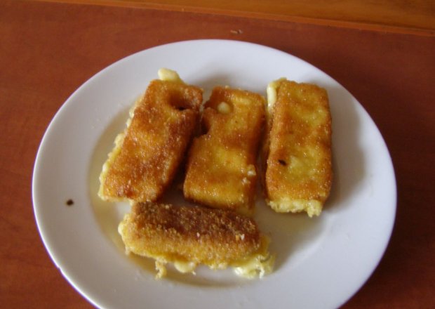 Fotografia przedstawiająca Paluszki z sera żółtego w panierce