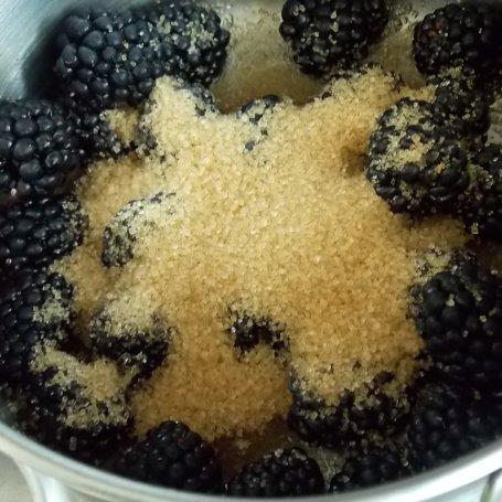 Krok 4 - Pampuchy z jeżynami foto