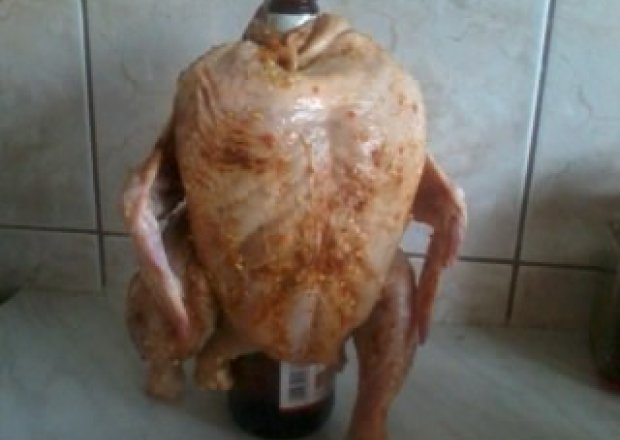 Fotografia przedstawiająca Pan kurczak nabity na butelke