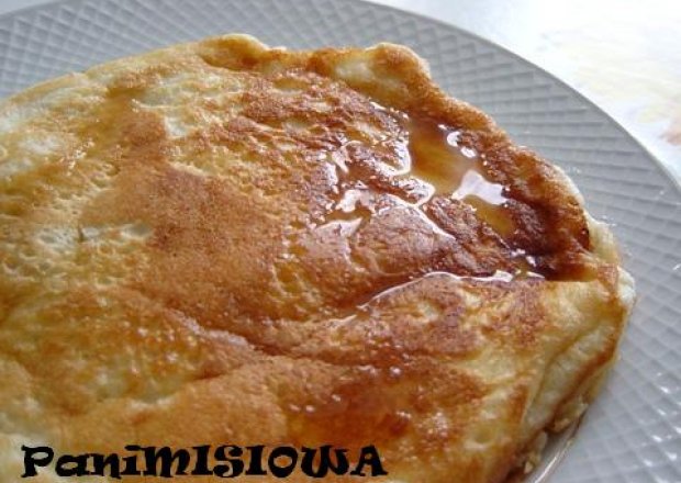 Fotografia przedstawiająca Pancake z syropem klonowym