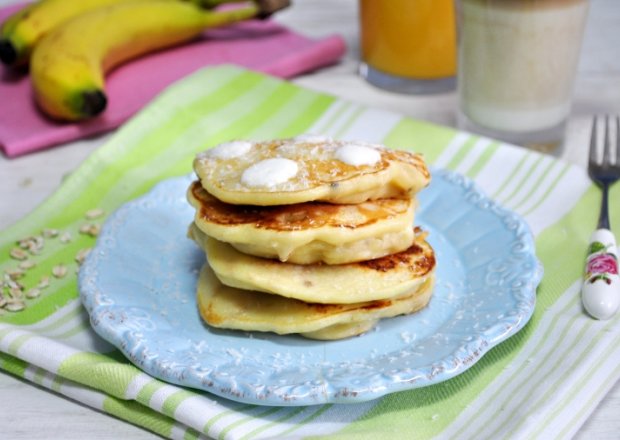 Fotografia przedstawiająca Pancakes bananowo-kokosowe
