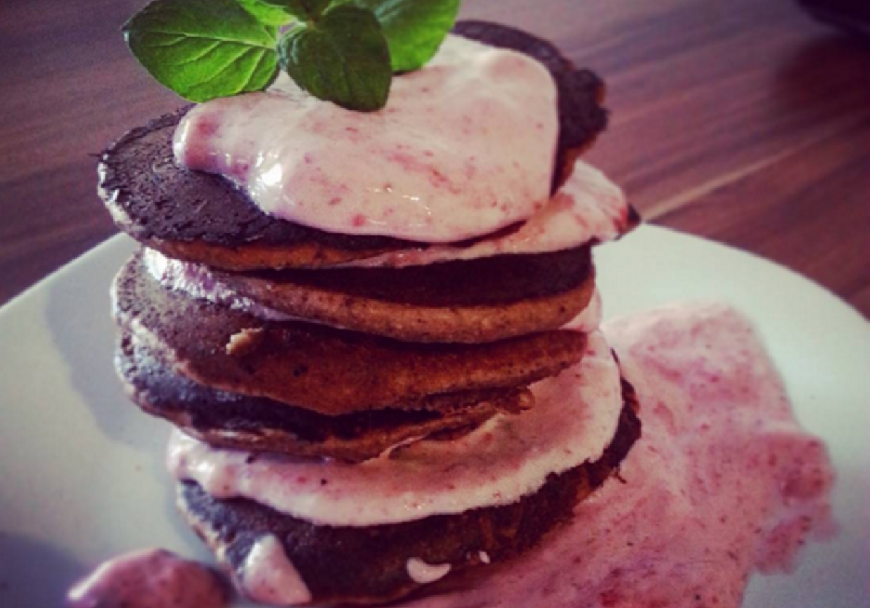 Pancakes czekoladowe z mascarpone foto