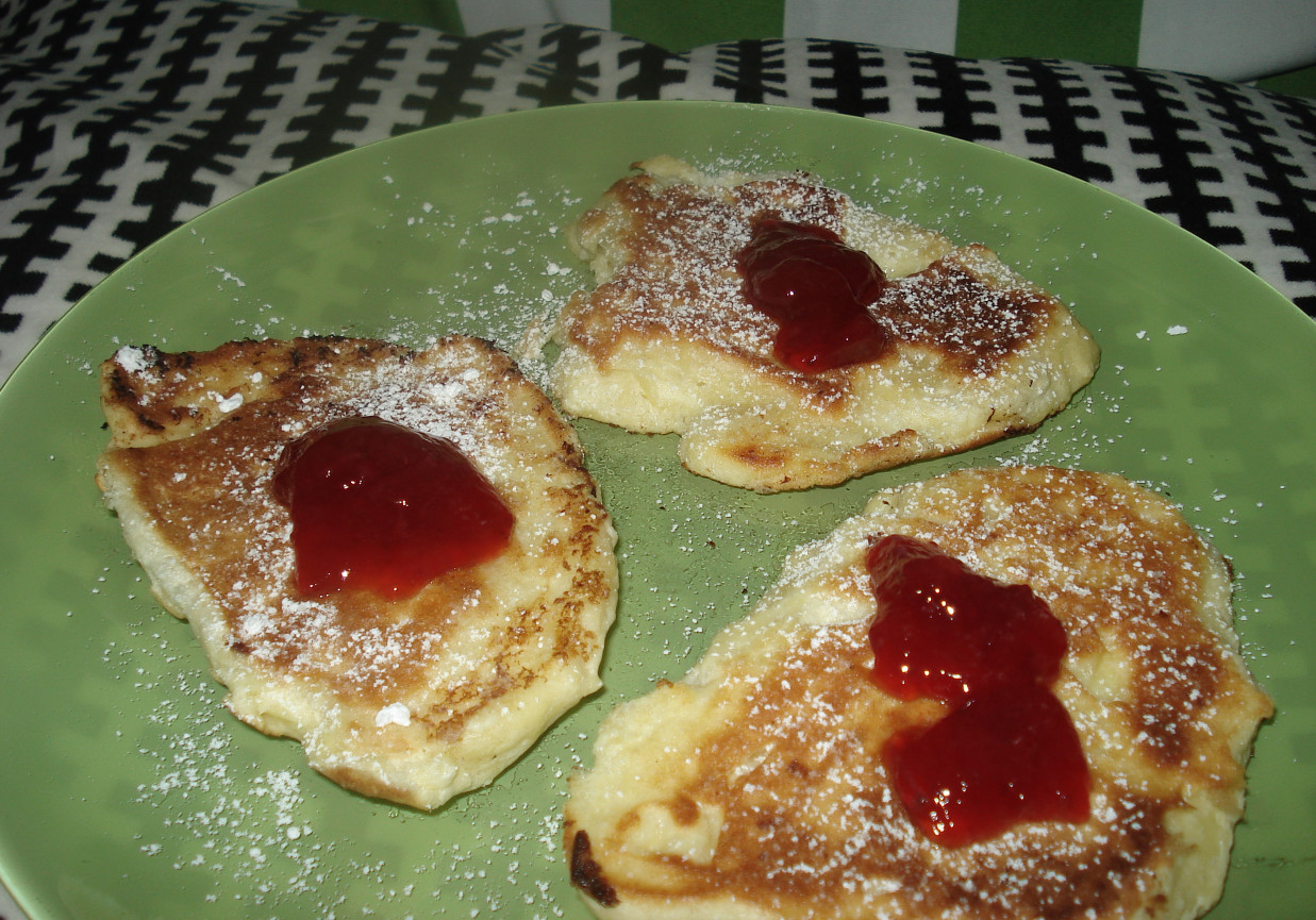 Pancakes Ricotta- w wersji z mielonymi orzechami lub konfiturą foto