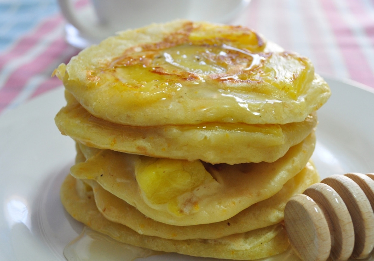 Pancakes z bananem i ananasem DoradcaSmaku.pl