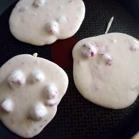 Krok 2 - Pancakes z malinami foto