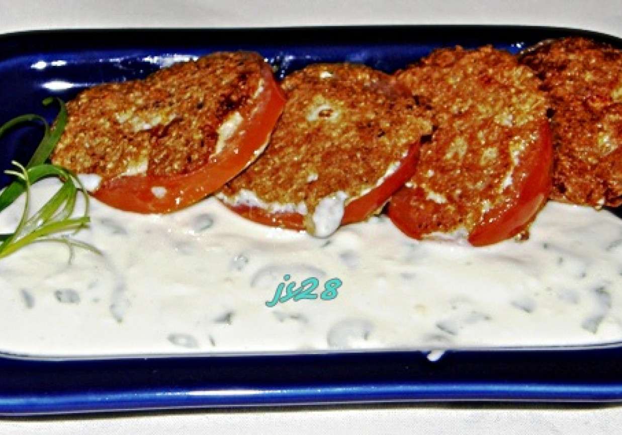 Panierowane pomidory z sosem jogurtowym foto