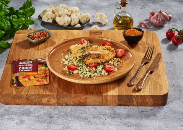 Fotografia przedstawiająca Panierowane sznycle z piersi z indyka z ryżem z kalafiora, DS XXIV, odc. 3