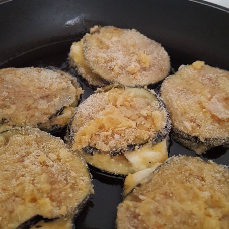 Krok 7 - Panierowany bakłażan z mozzarellą foto