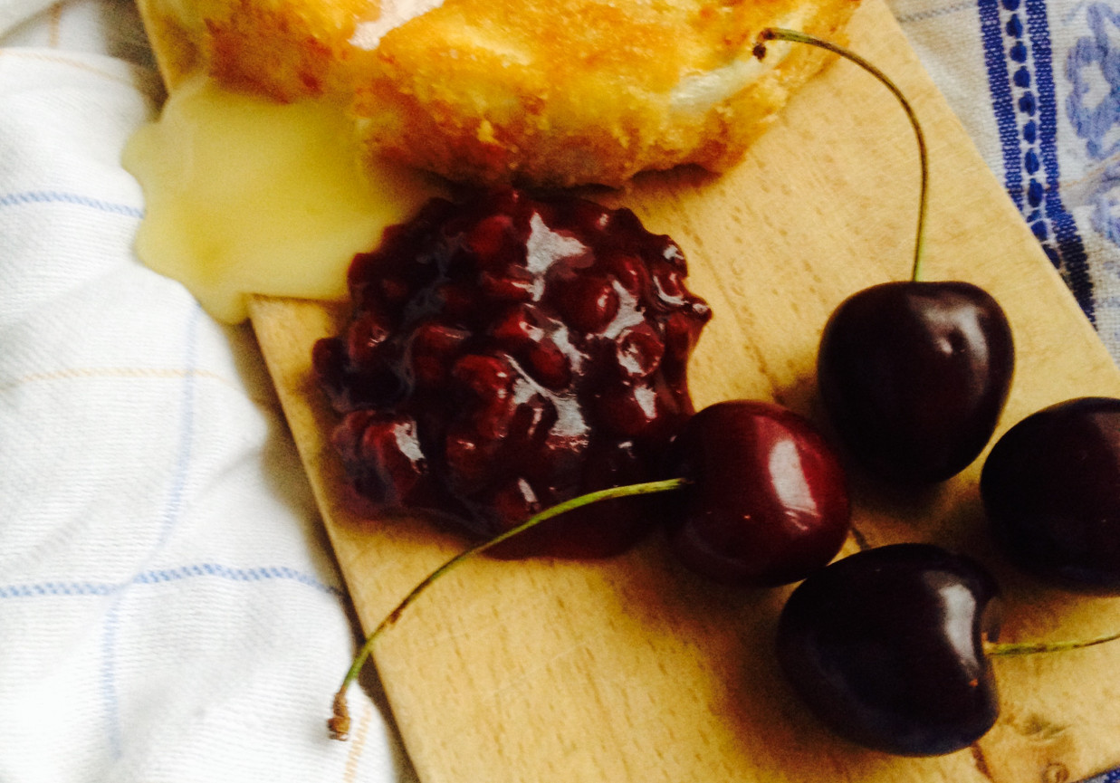 Panierowany camembert foto