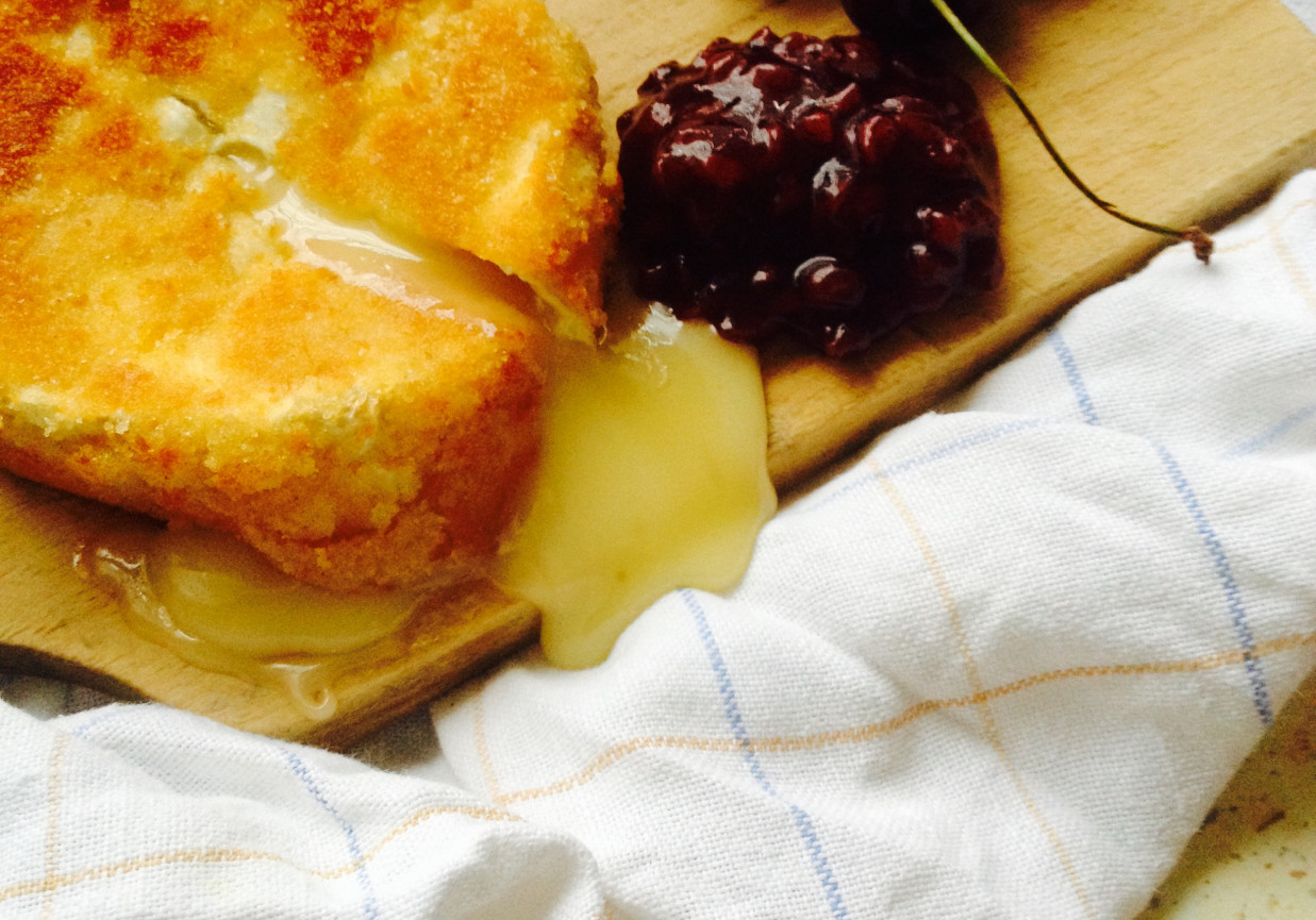 Panierowany camembert foto