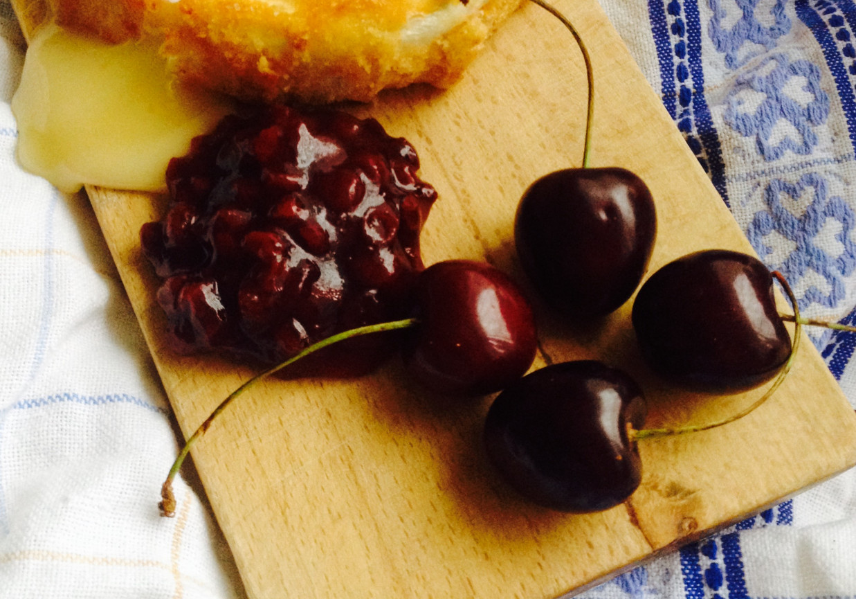 Panierowany camembert foto