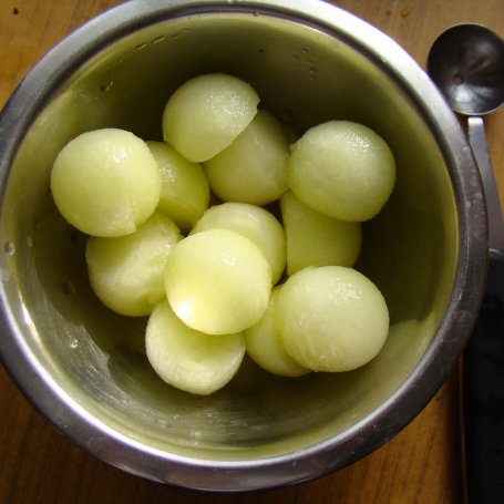 Krok 3 - Panna Cotta z sosem melonowym foto