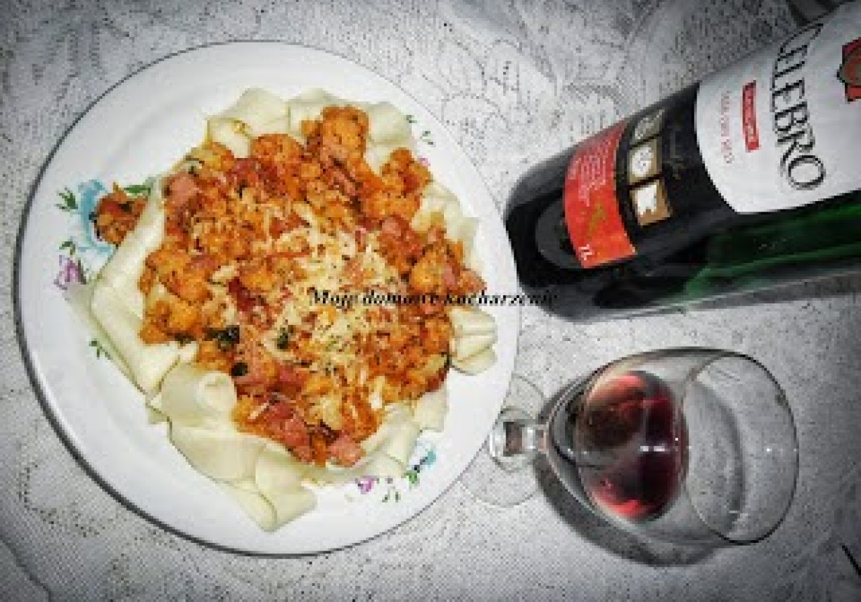 Pappardelle z kalafiorem i czerwonym winem foto
