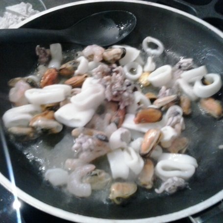 Krok 2 - pappardelle z owocami morza foto