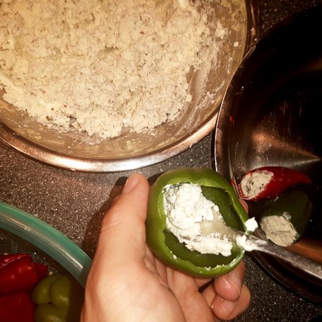 Krok 4 - Papryczki faszerowane serem feta czyli antipasti foto
